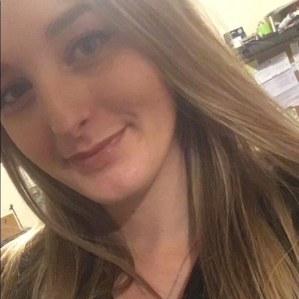 Meet your Posher, Alyssa
